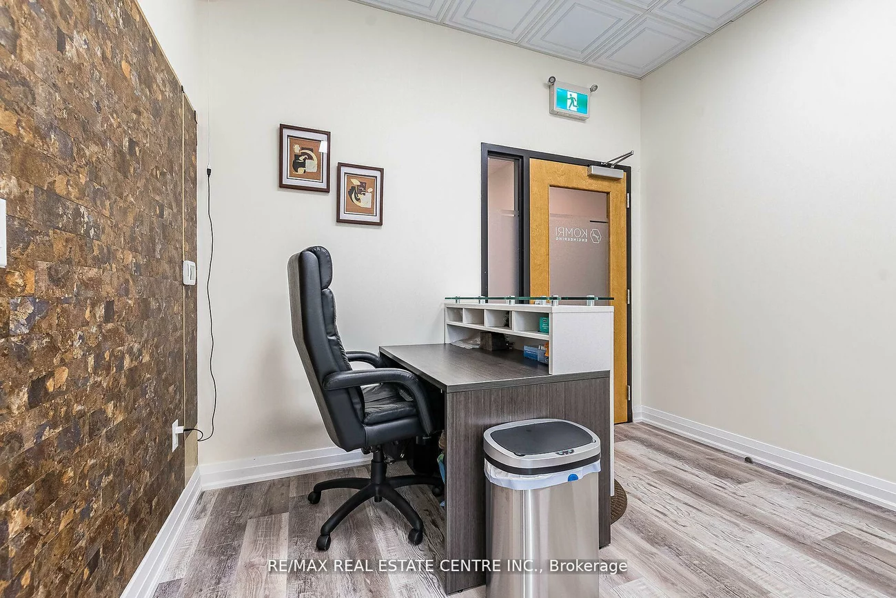 3495, Rebecca, 1014 - QE Queen Elizabeth, Oakville
