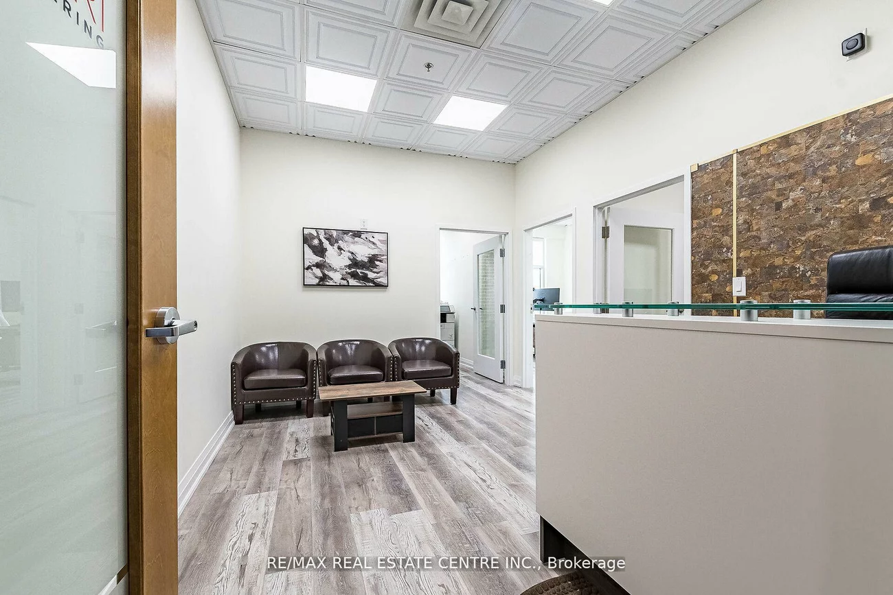 3495, Rebecca, 1014 - QE Queen Elizabeth, Oakville