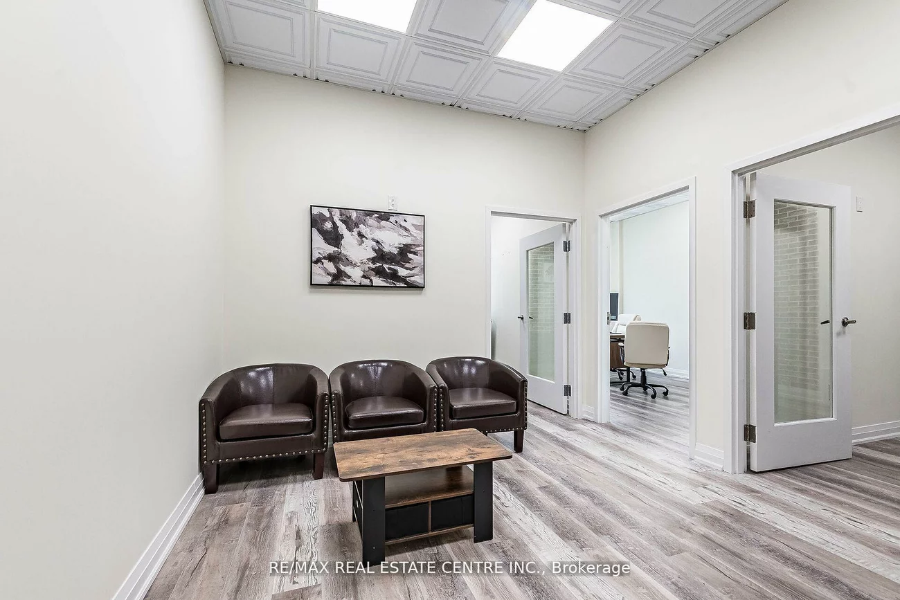 3495, Rebecca, 1014 - QE Queen Elizabeth, Oakville