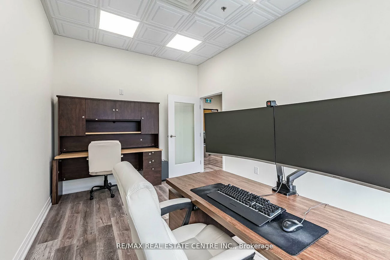 3495, Rebecca, 1014 - QE Queen Elizabeth, Oakville