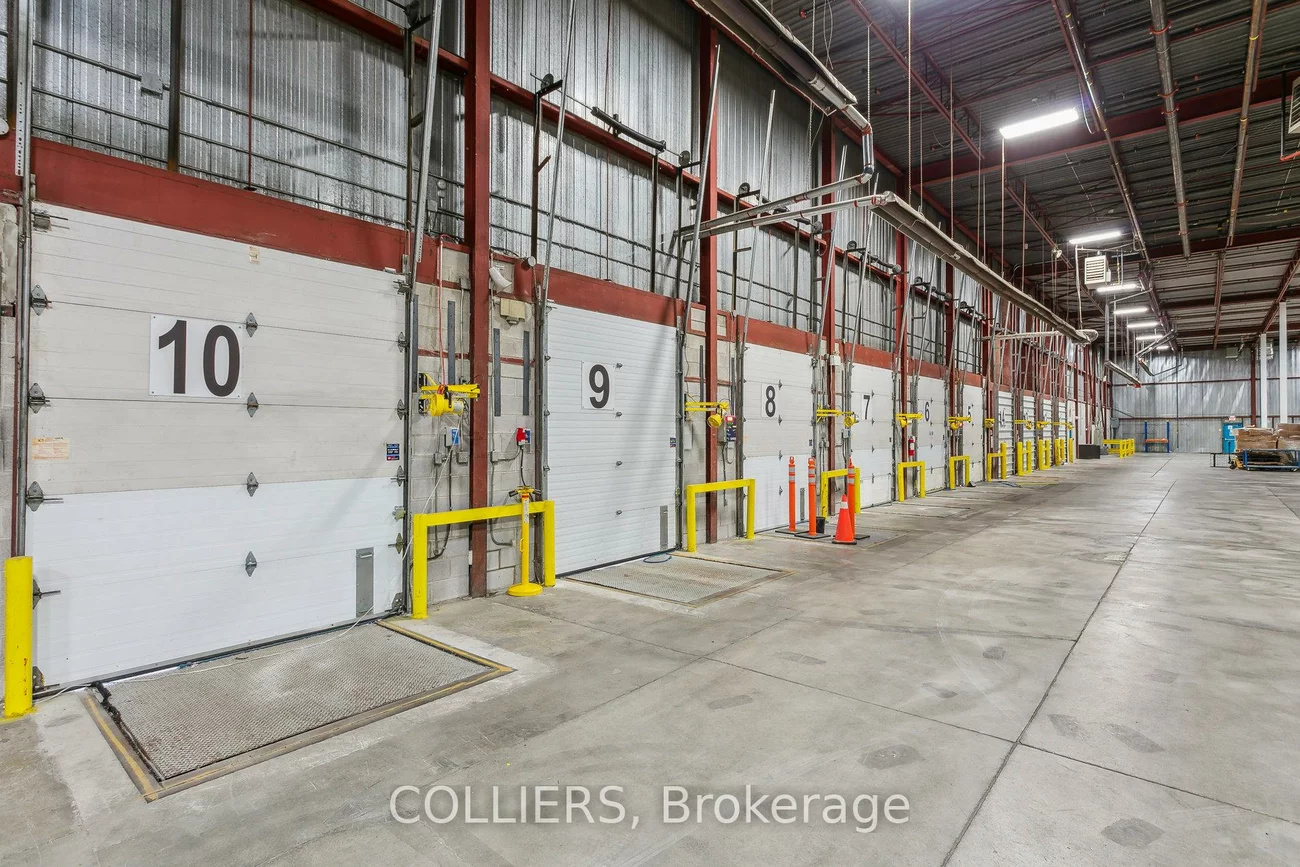 2130, South Service, 1014 - QE Queen Elizabeth, Oakville