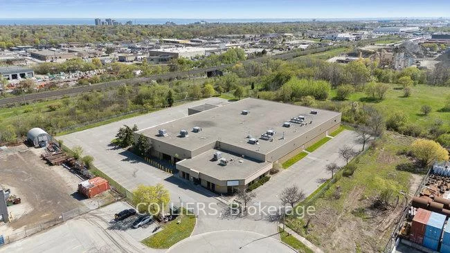 1400, Advance, 1014 - QE Queen Elizabeth, Oakville