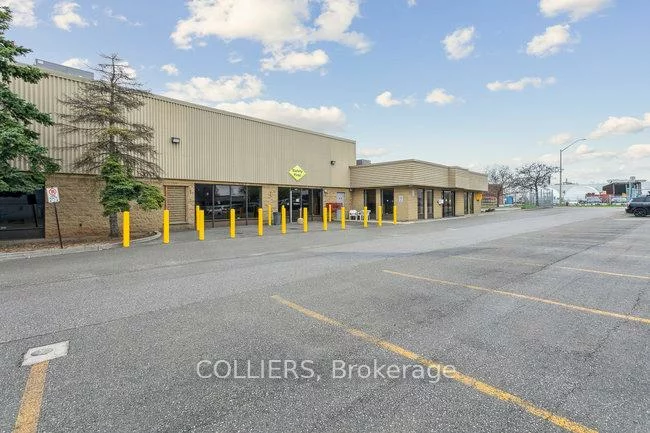 1400, Advance, 1014 - QE Queen Elizabeth, Oakville