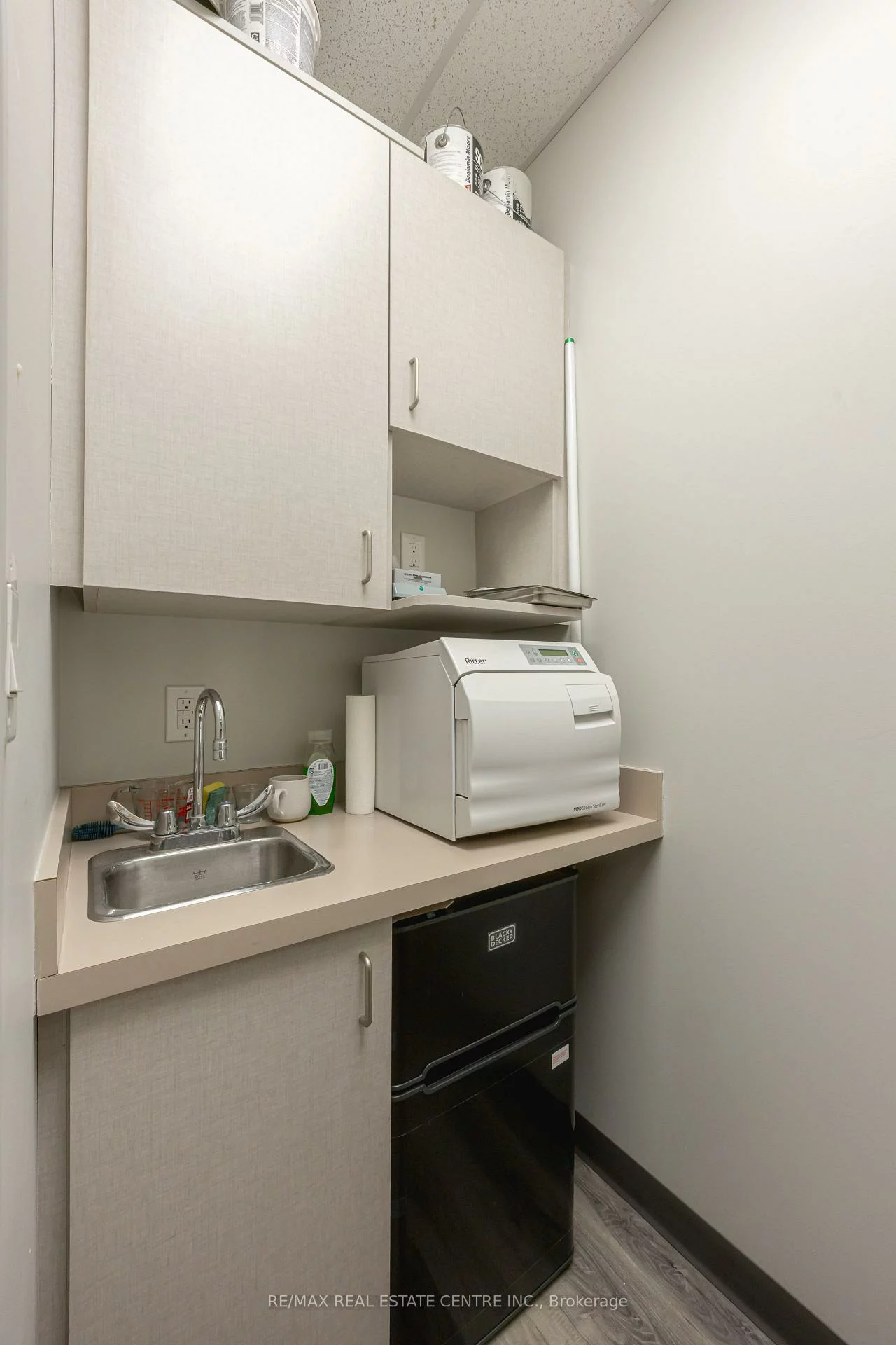 3075, Hospital, 1012 - NW Northwest, Oakville
