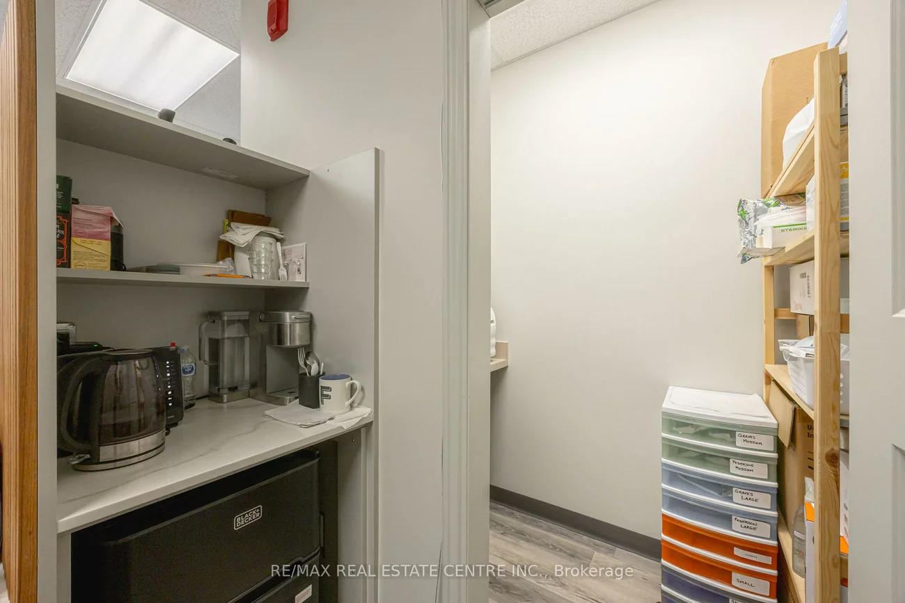 3075, Hospital, 1012 - NW Northwest, Oakville