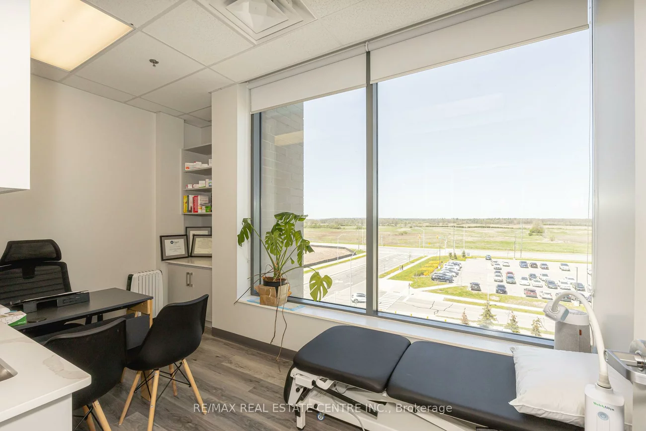 3075, Hospital, 1012 - NW Northwest, Oakville