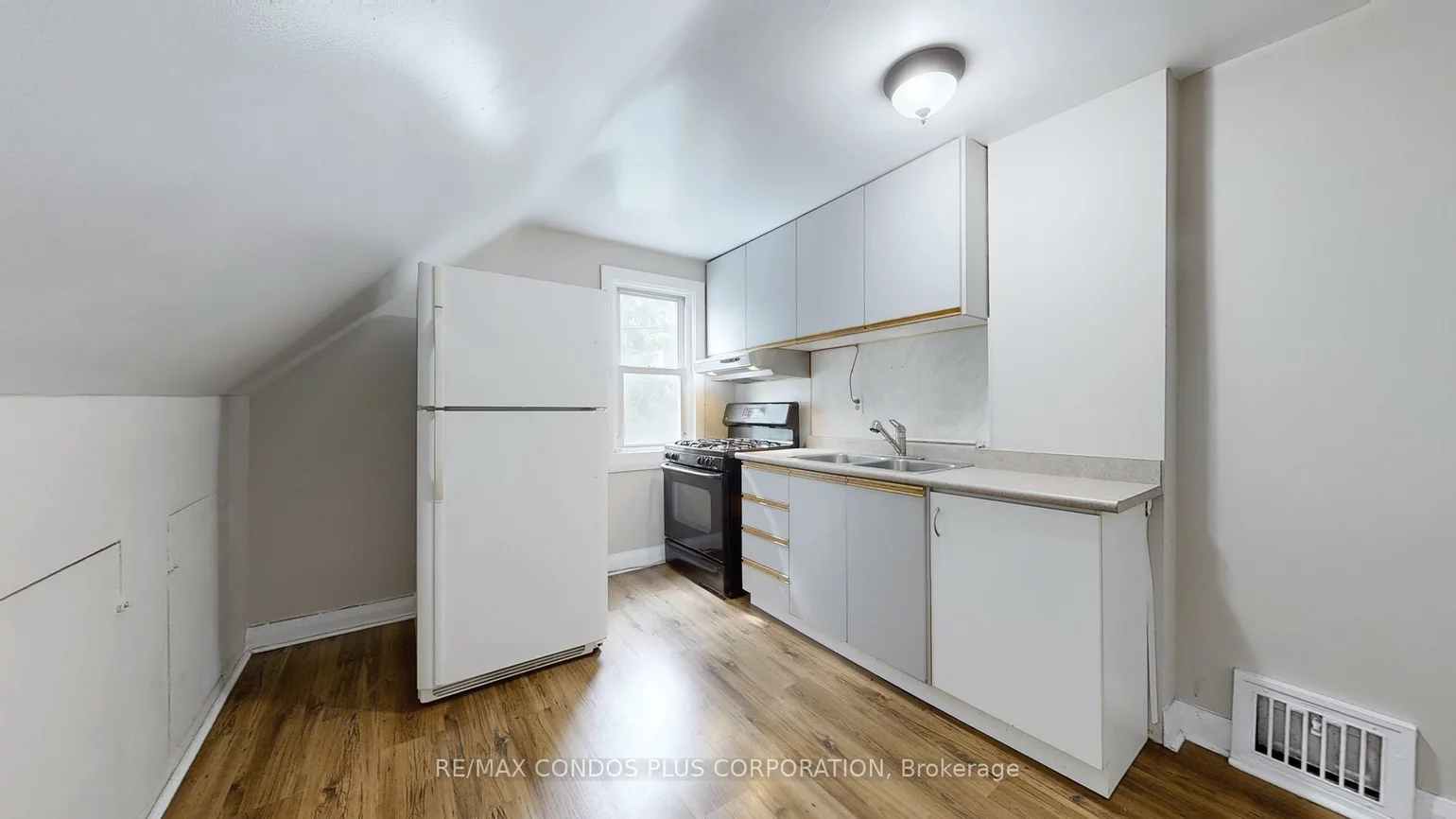 509, Lakeshore, 1017 - SW Southwest, Oakville