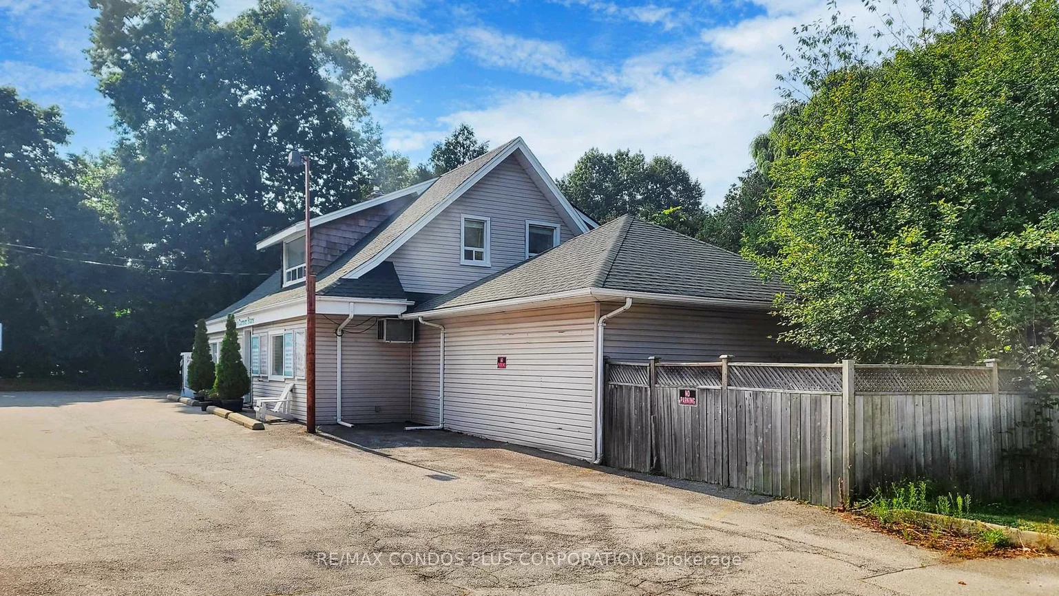 509, Lakeshore, 1017 - SW Southwest, Oakville