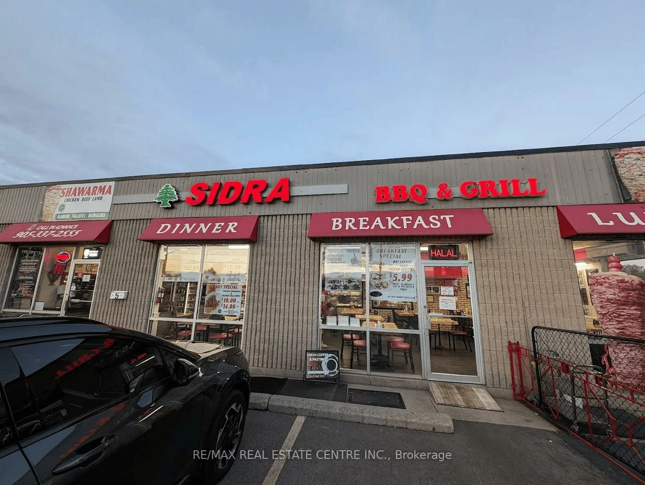 667, Fourth, 1014 - QE Queen Elizabeth, Oakville
