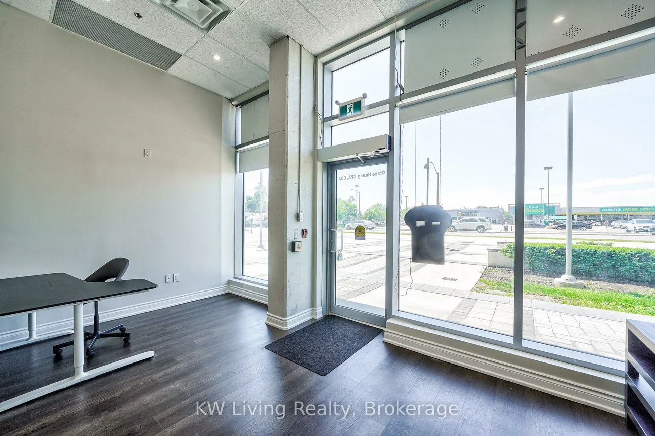 71, Speers, 1014 - QE Queen Elizabeth, Oakville