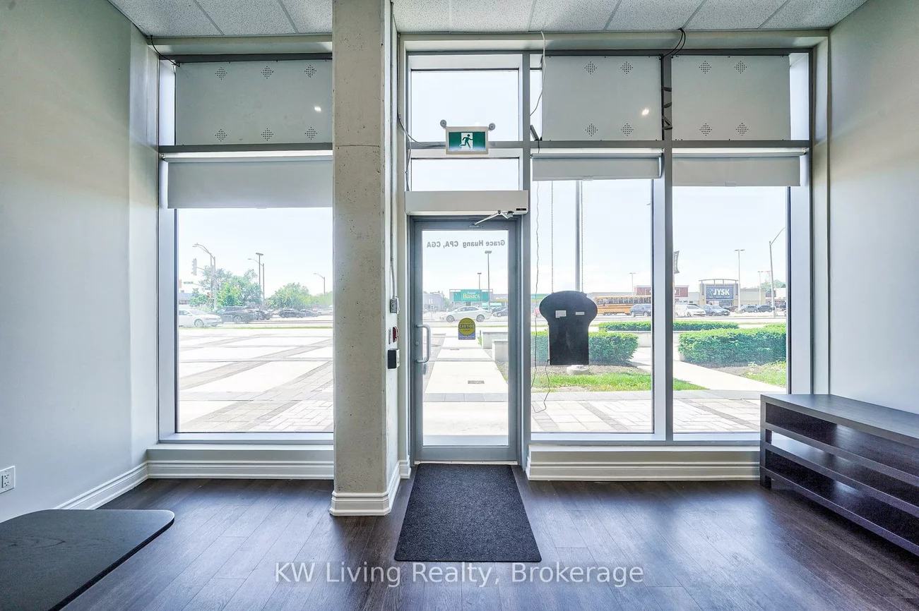 71, Speers, 1014 - QE Queen Elizabeth, Oakville