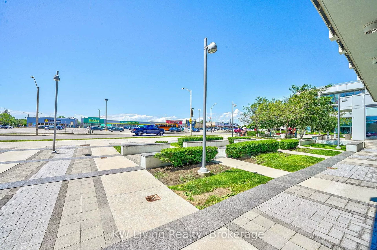 71, Speers, 1014 - QE Queen Elizabeth, Oakville