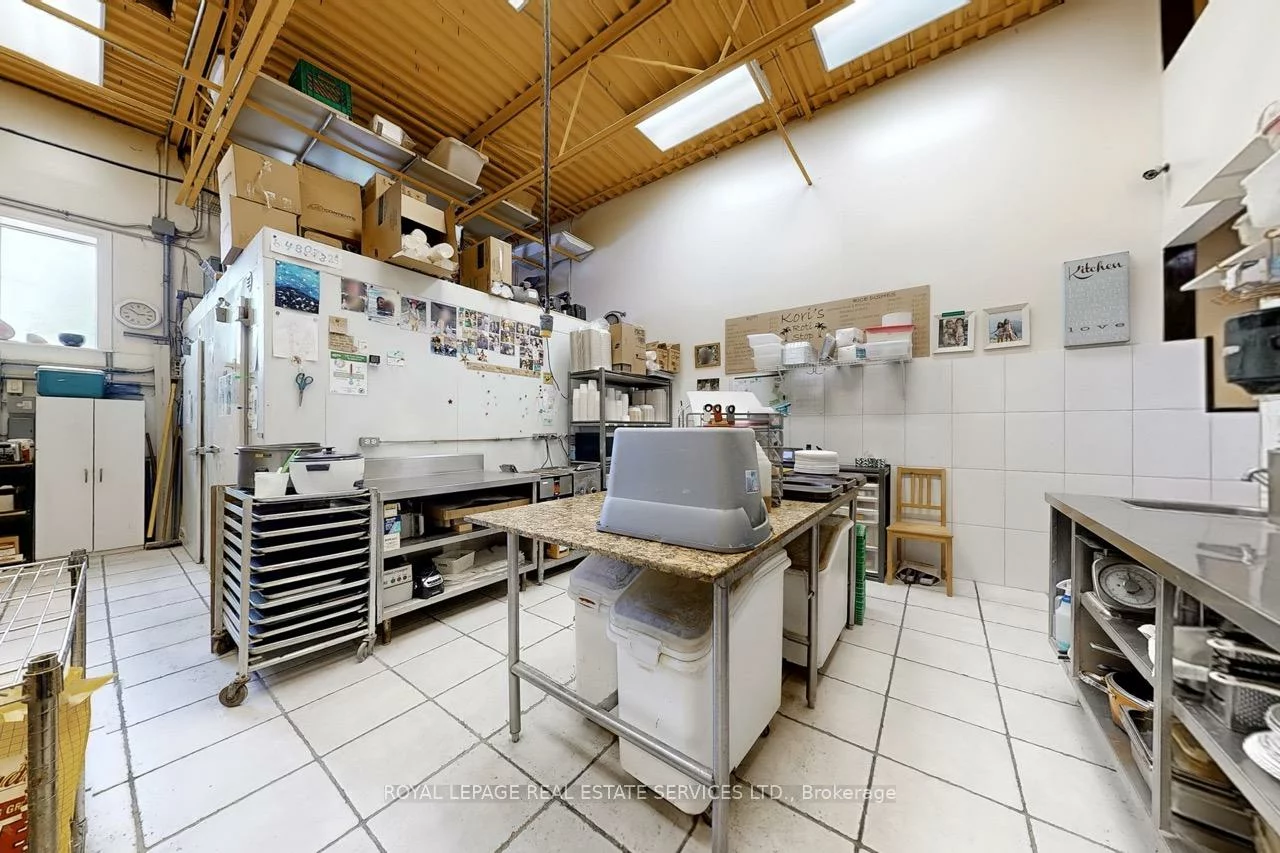 1026, Speers, 1001 - BR Bronte, Oakville