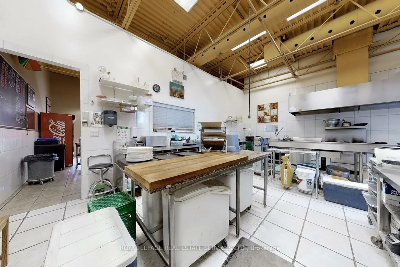 1026, Speers, 1001 - BR Bronte, Oakville