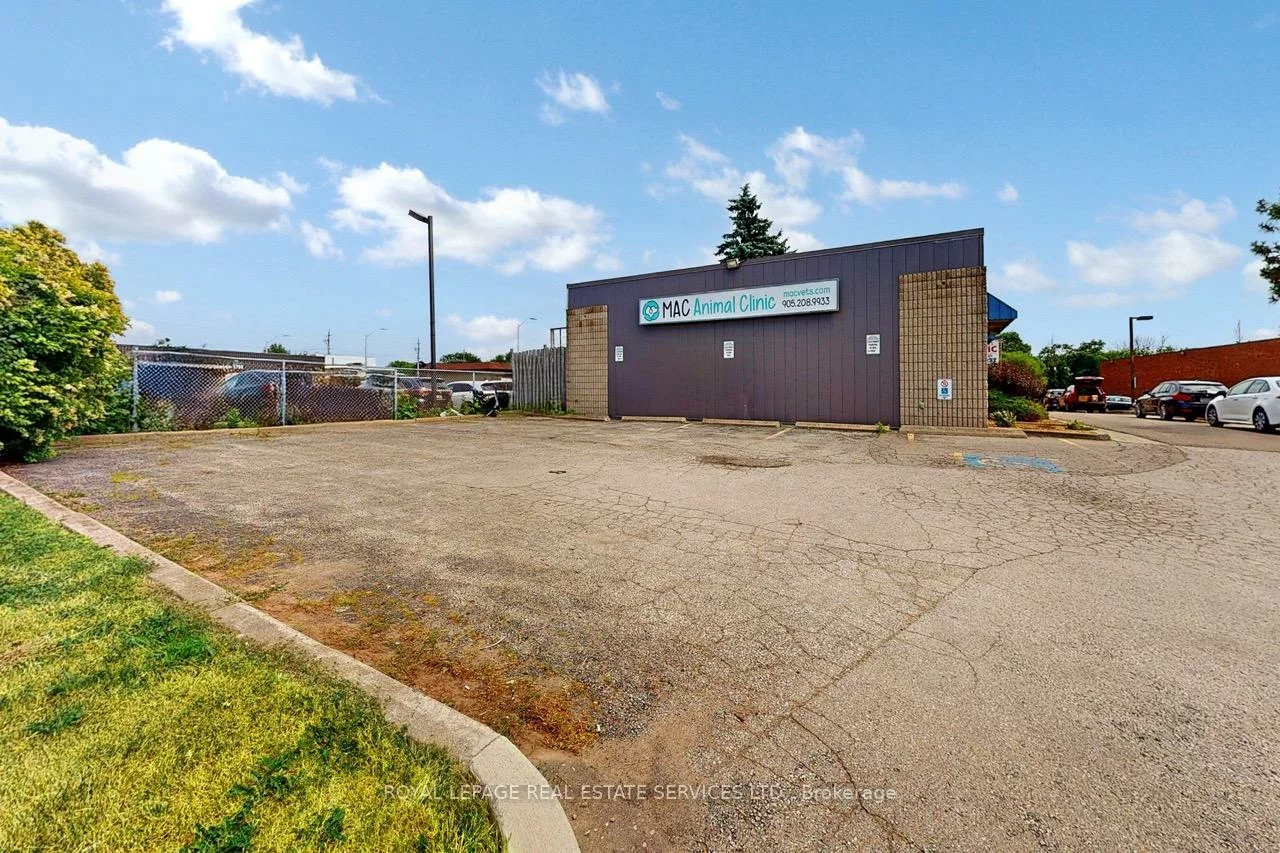 1026, Speers, 1001 - BR Bronte, Oakville