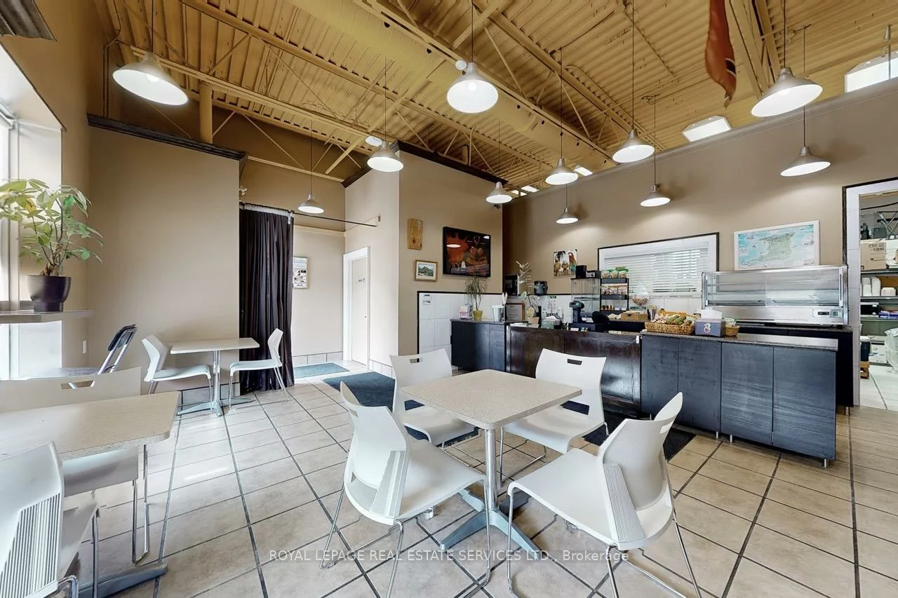 1026, Speers, 1001 - BR Bronte, Oakville