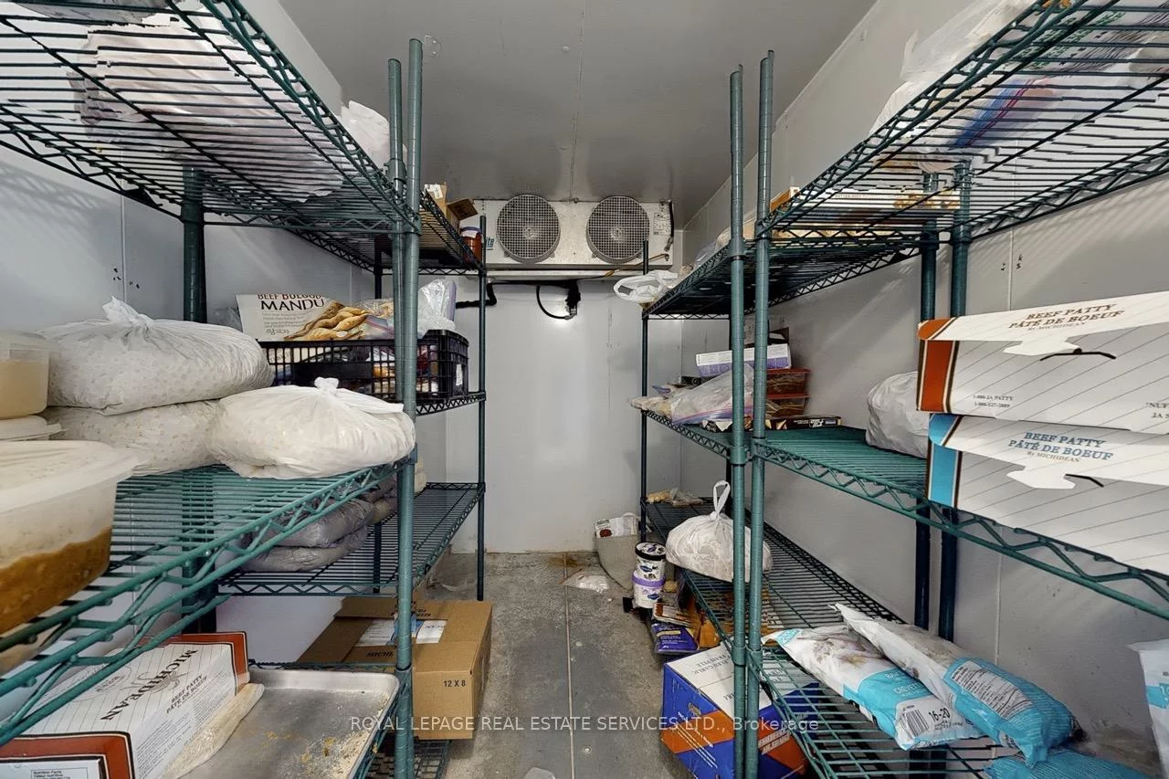 1026, Speers, 1001 - BR Bronte, Oakville