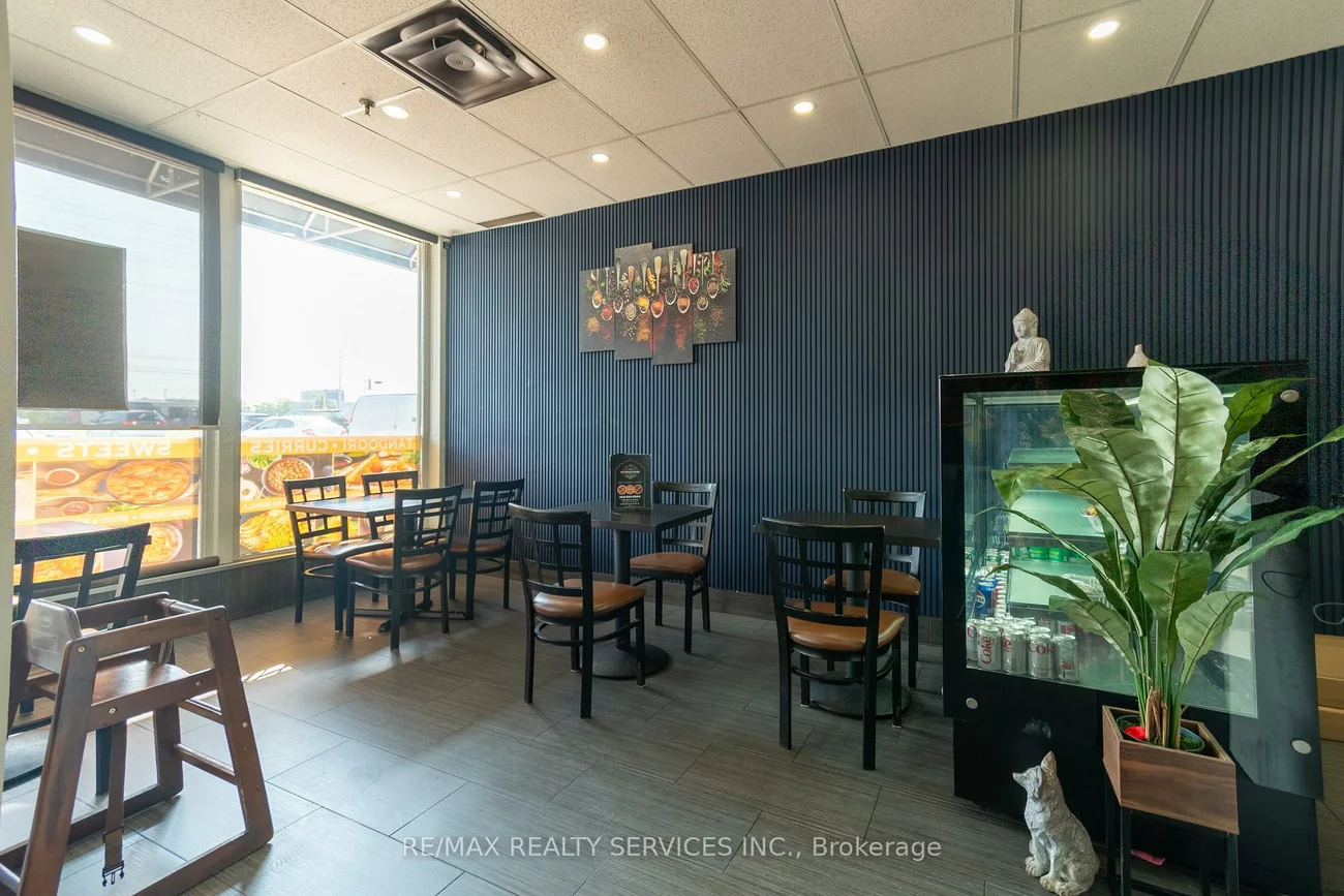1289, Marlborough, 1003 - CP College Park, Oakville