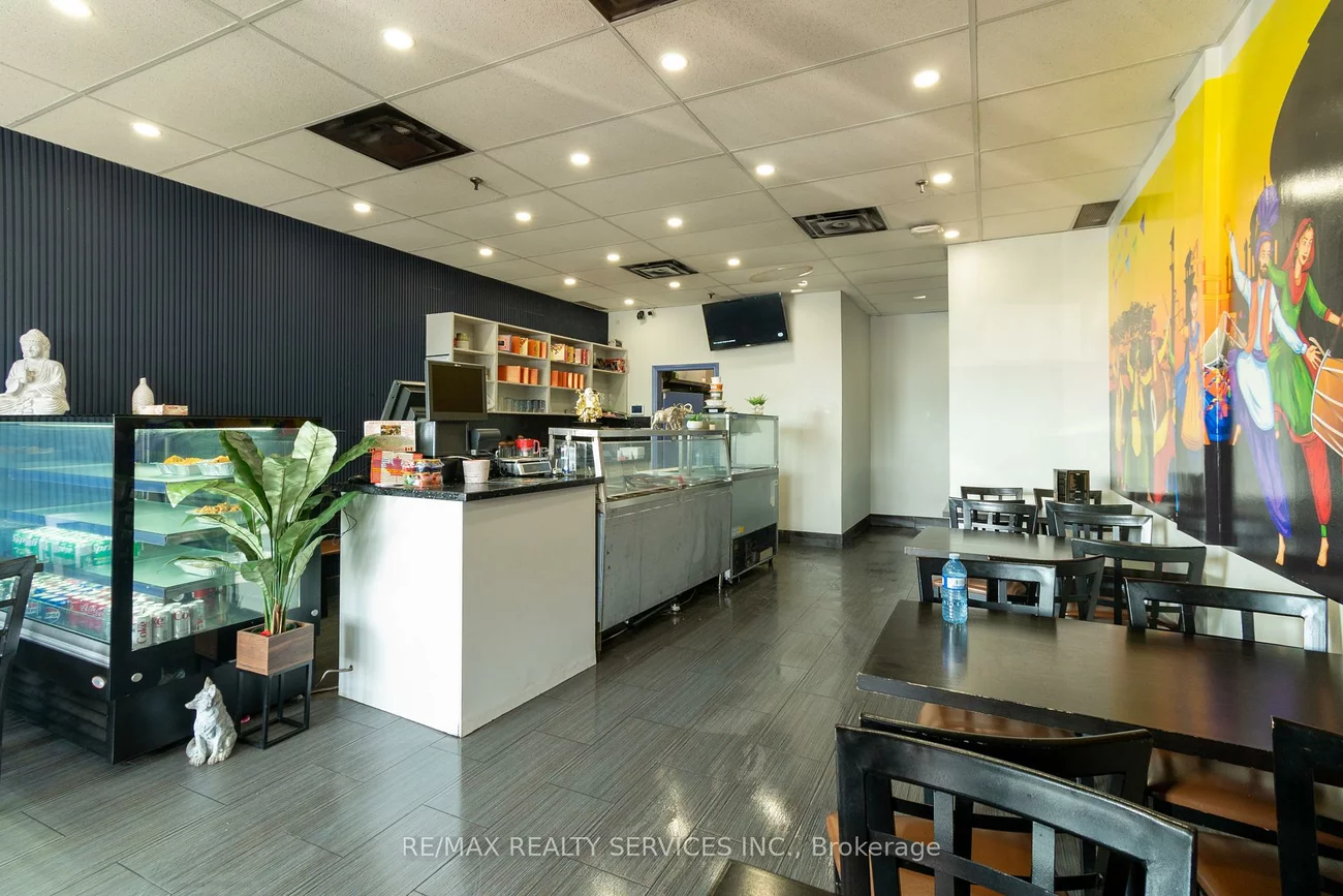 1289, Marlborough, 1003 - CP College Park, Oakville