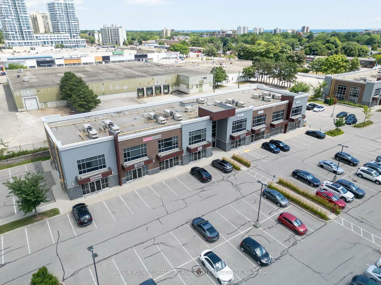 217, Speers, 1014 - QE Queen Elizabeth, Oakville