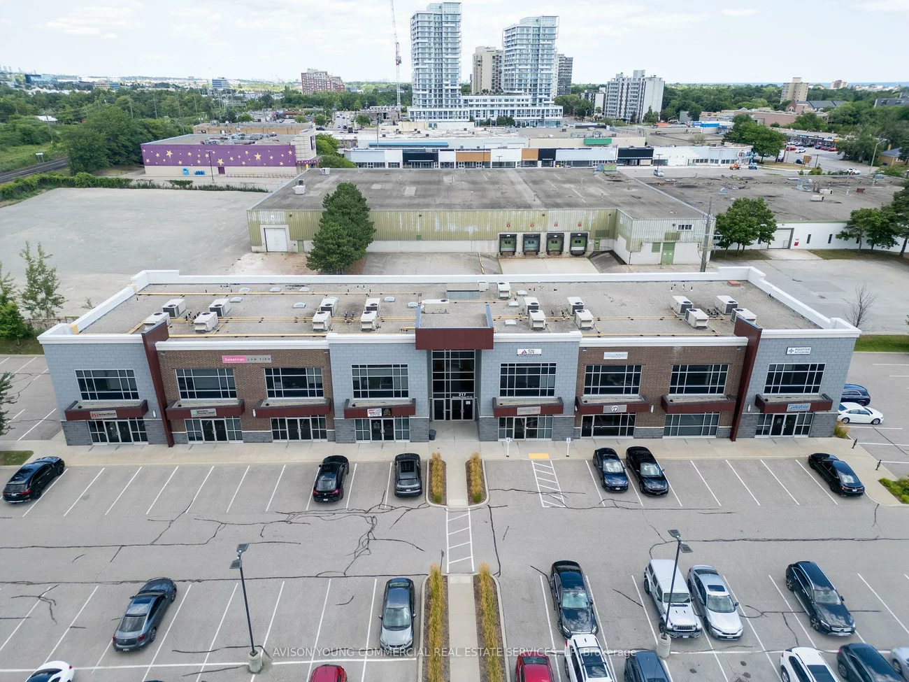 217, Speers, 1014 - QE Queen Elizabeth, Oakville