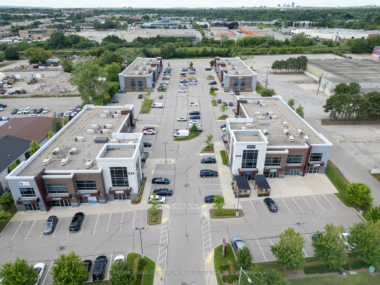 217, Speers, 1014 - QE Queen Elizabeth, Oakville