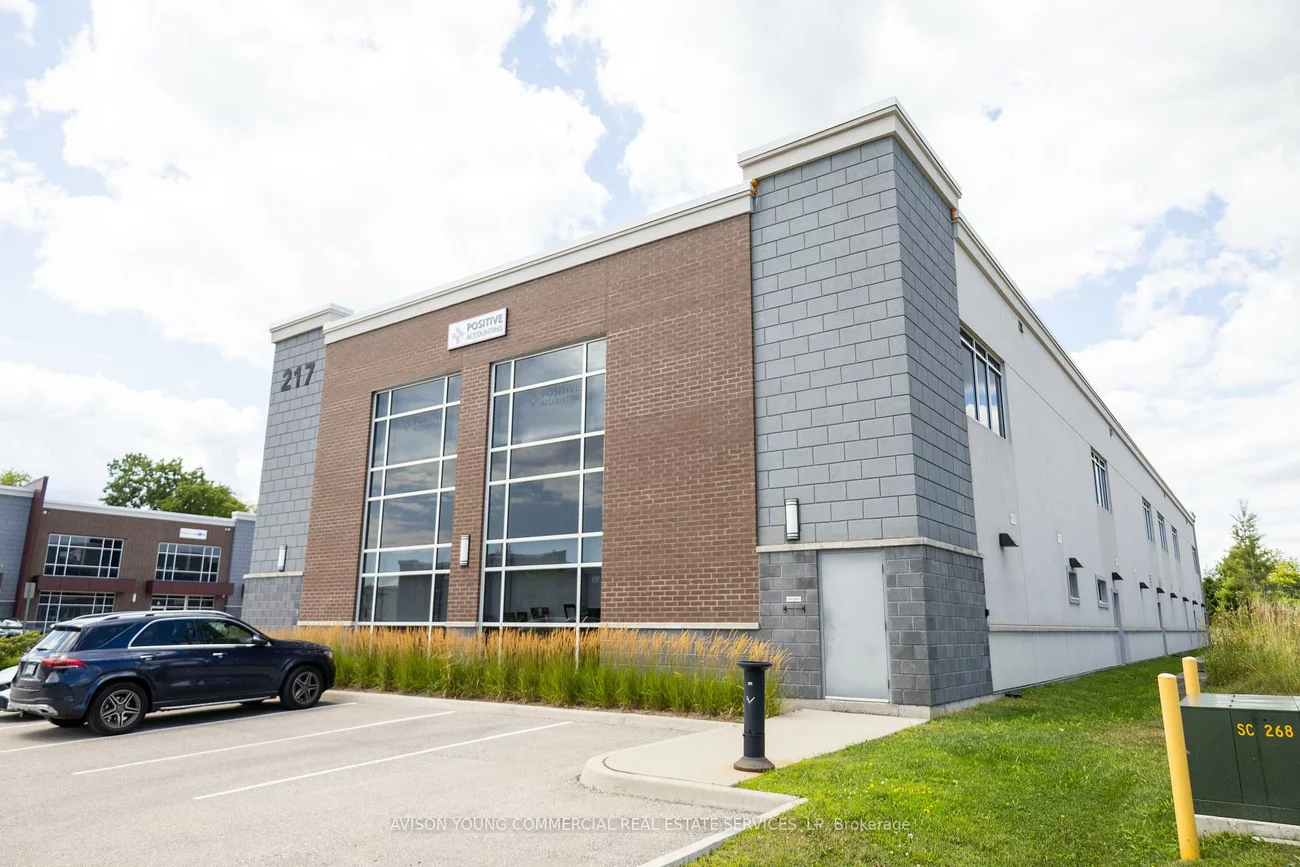 217, Speers, 1014 - QE Queen Elizabeth, Oakville