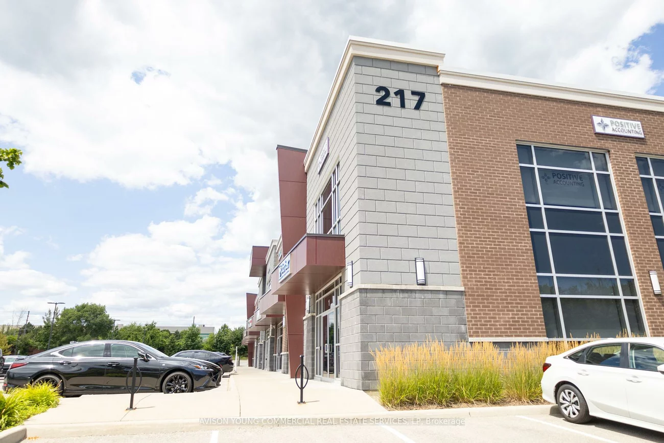217, Speers, 1014 - QE Queen Elizabeth, Oakville