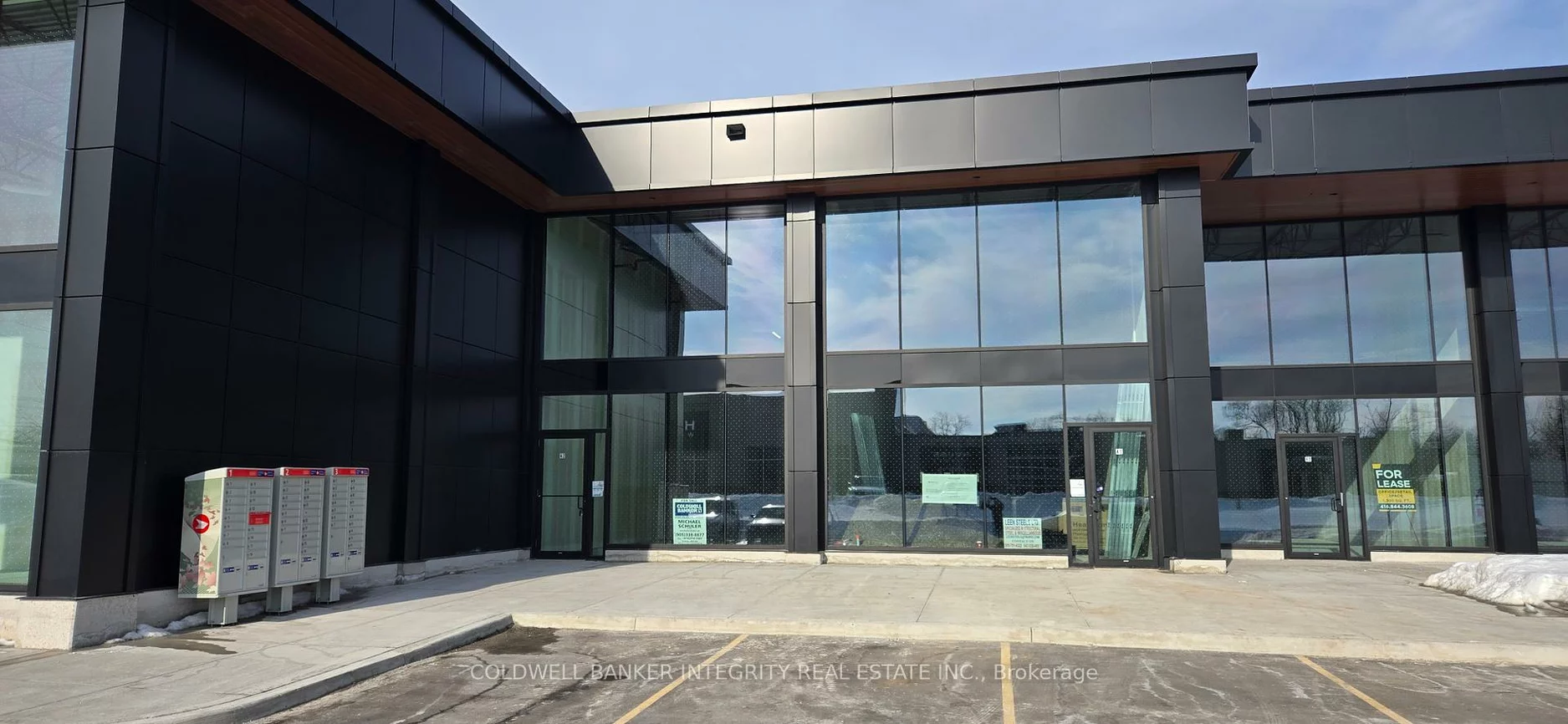 530, Speers, 1014 - QE Queen Elizabeth, Oakville