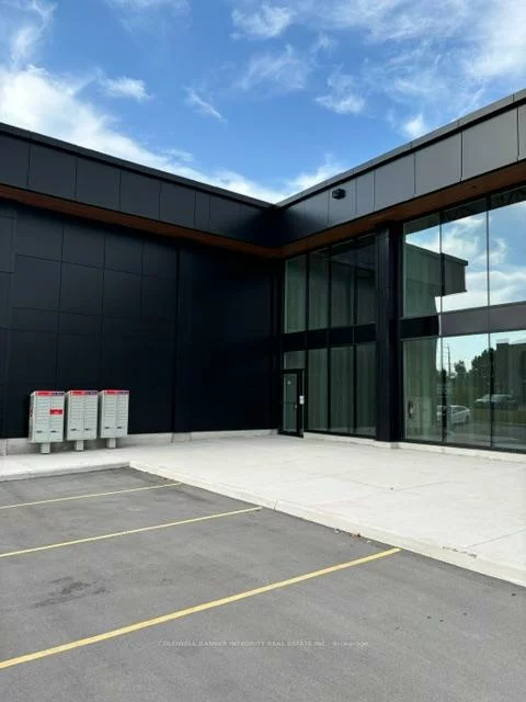 530, Speers, 1014 - QE Queen Elizabeth, Oakville