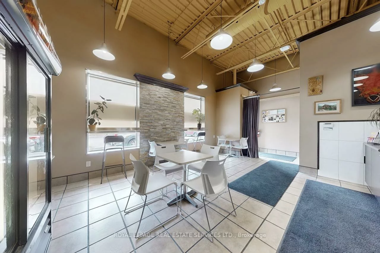 1026, Speers, 1001 - BR Bronte, Oakville