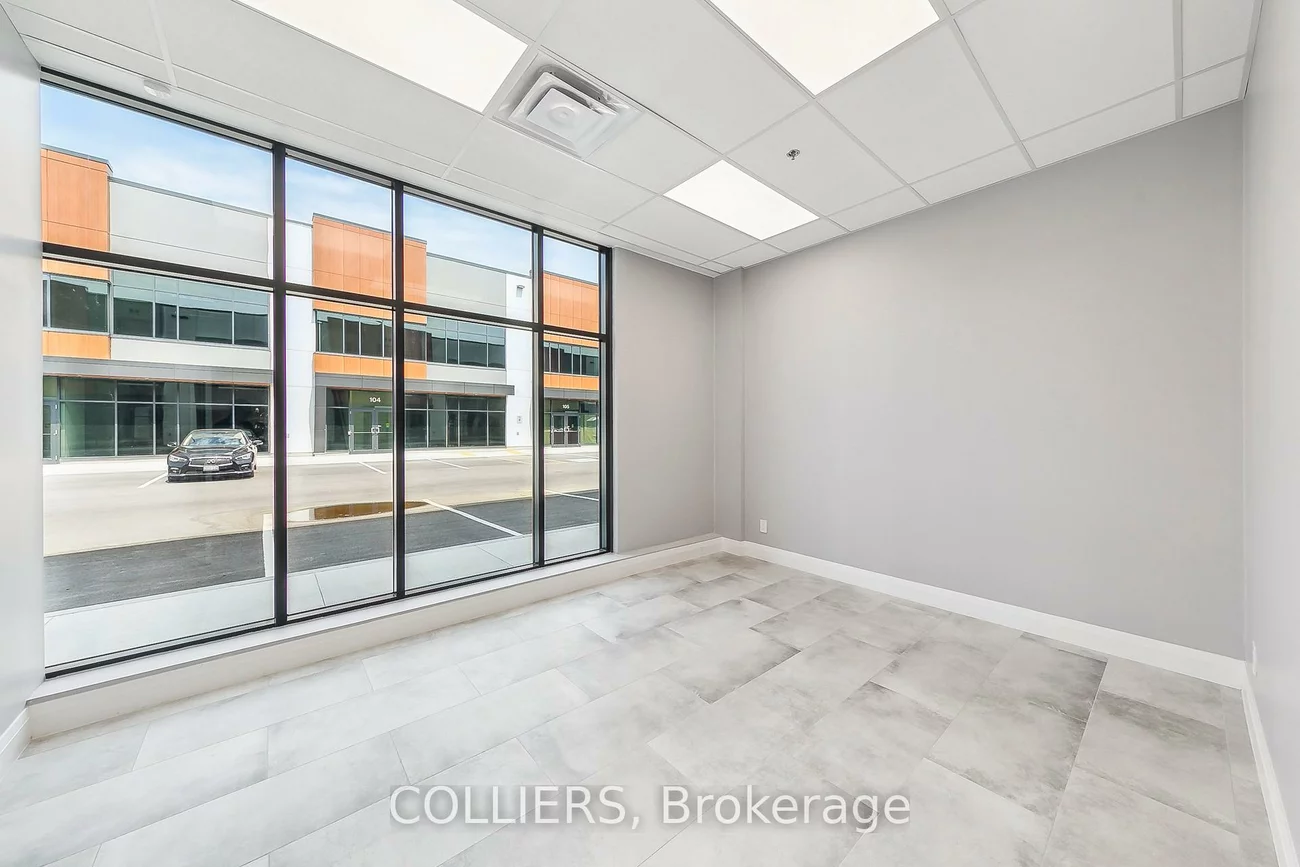 3313, Superior, 1014 - QE Queen Elizabeth, Oakville