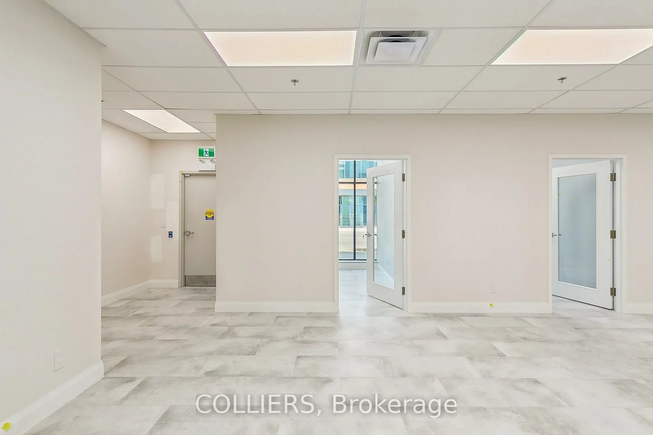 3313, Superior, 1014 - QE Queen Elizabeth, Oakville