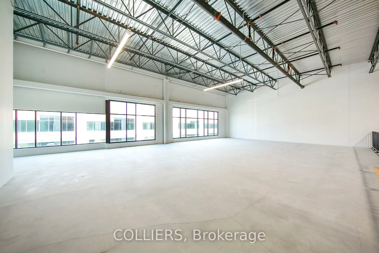 3313, Superior, 1014 - QE Queen Elizabeth, Oakville