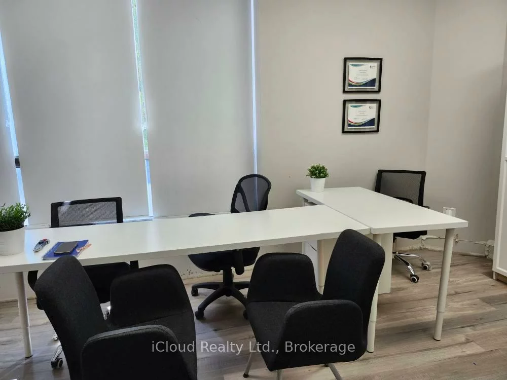 2538, Speers, 1014 - QE Queen Elizabeth, Oakville