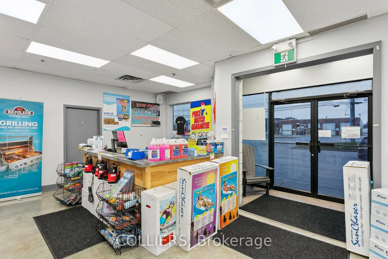 1346, Speers, 1014 - QE Queen Elizabeth, Oakville