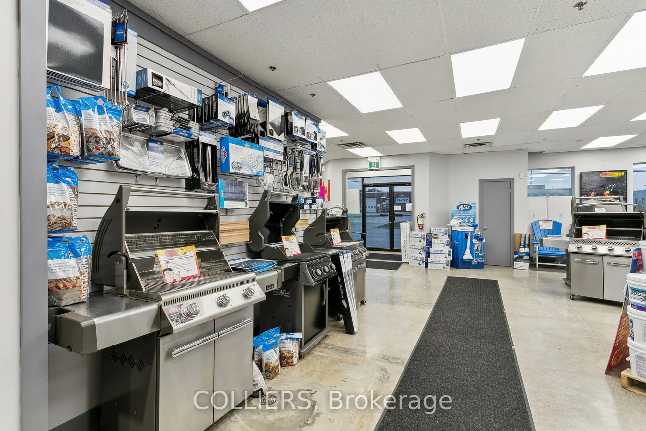 1346, Speers, 1014 - QE Queen Elizabeth, Oakville