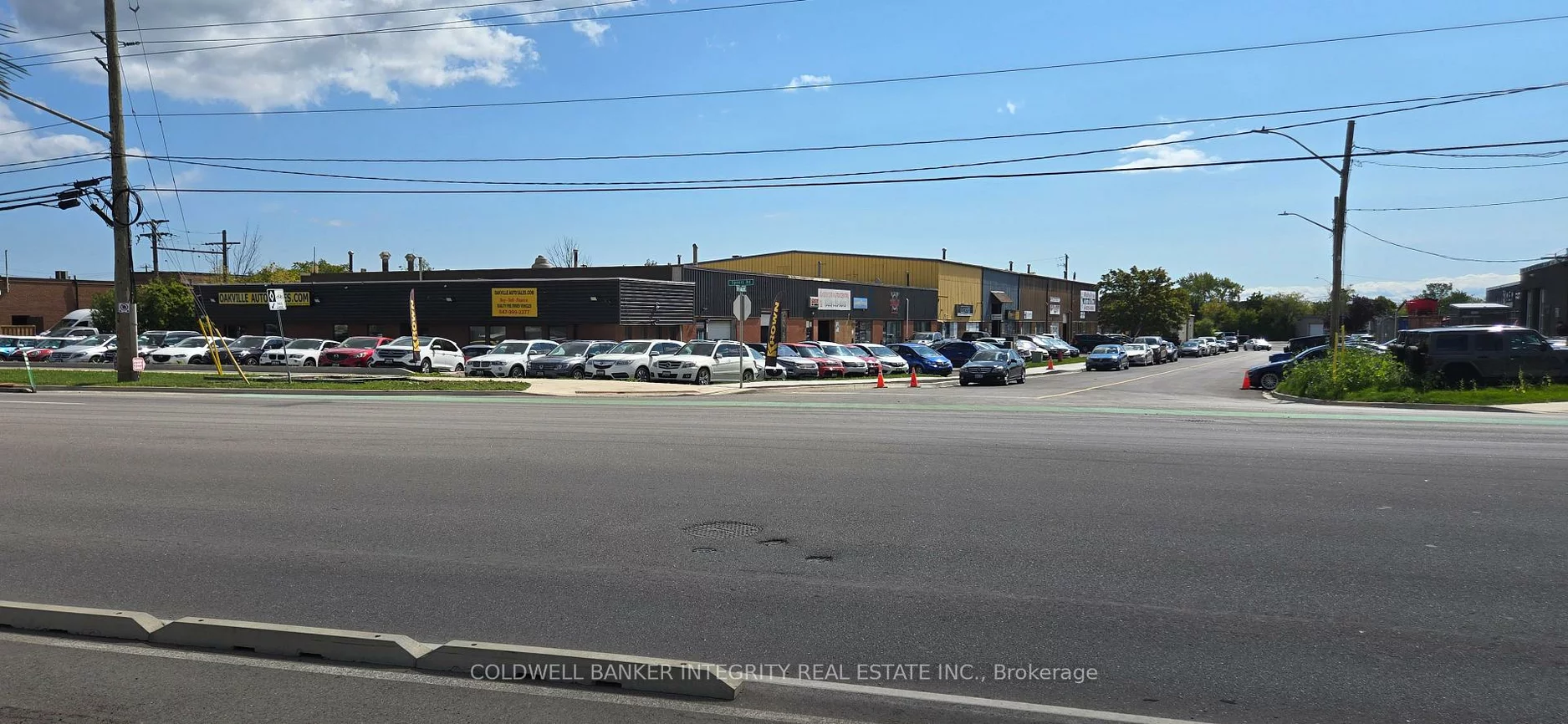 1490, Speers, 1014 - QE Queen Elizabeth, Oakville