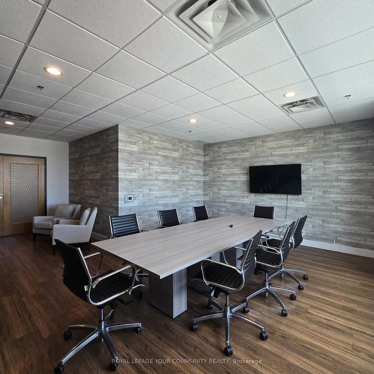 3495, Rebecca, 1014 - QE Queen Elizabeth, Oakville