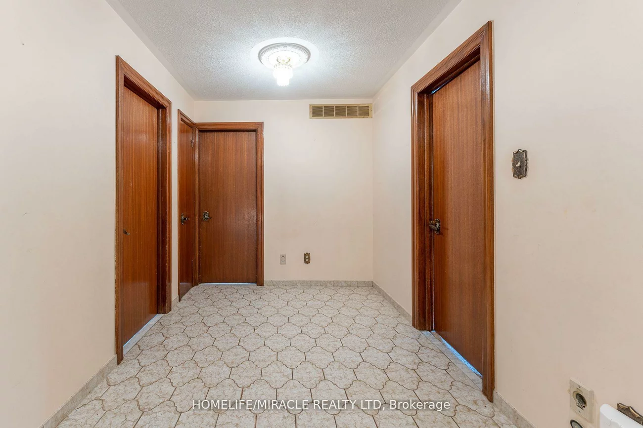 2101, Ninth, 1021 - WP Winston Park, Oakville