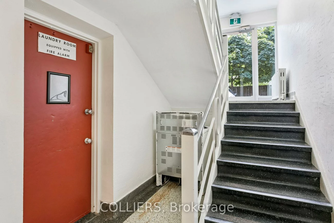 56, South Forster Park, 1002 - CO Central, Oakville