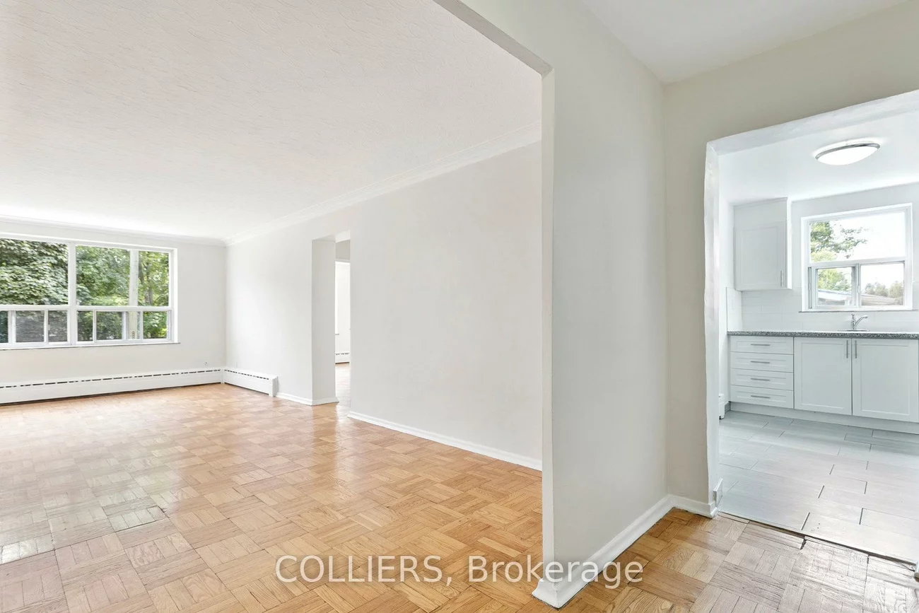 56, South Forster Park, 1002 - CO Central, Oakville