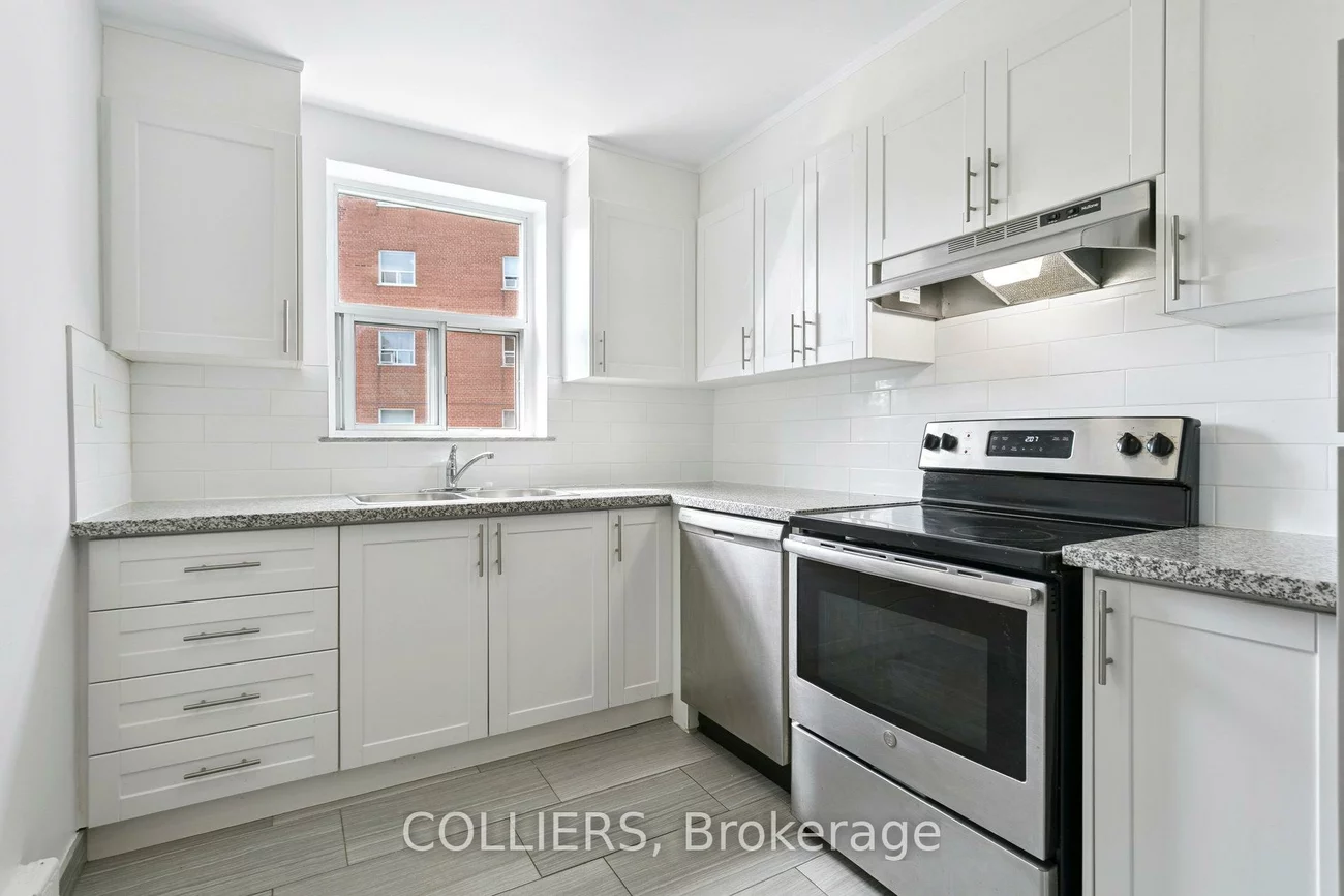 56, South Forster Park, 1002 - CO Central, Oakville