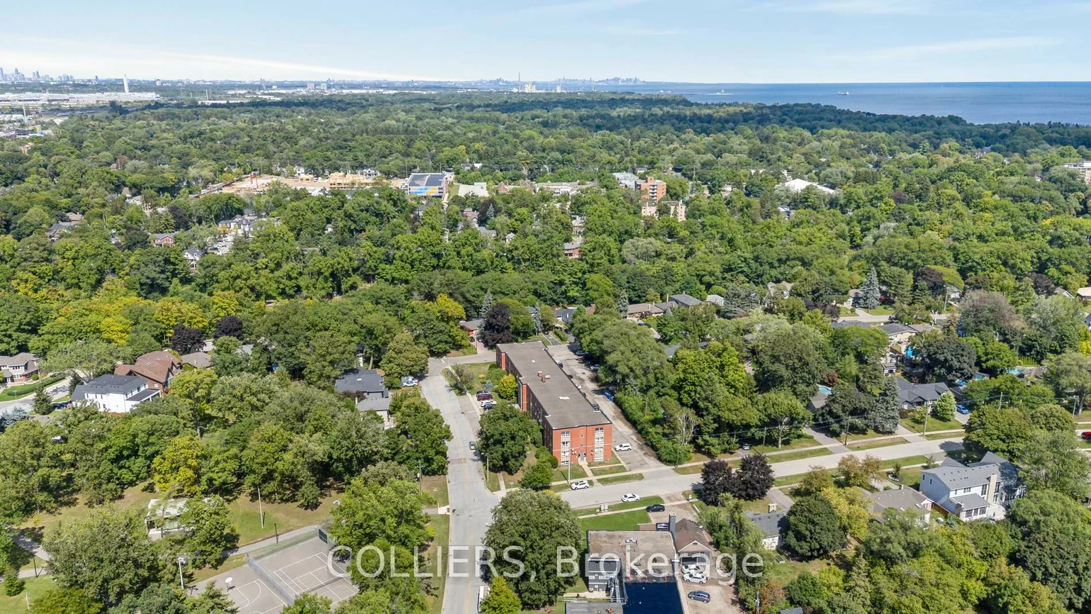 56, South Forster Park, 1002 - CO Central, Oakville