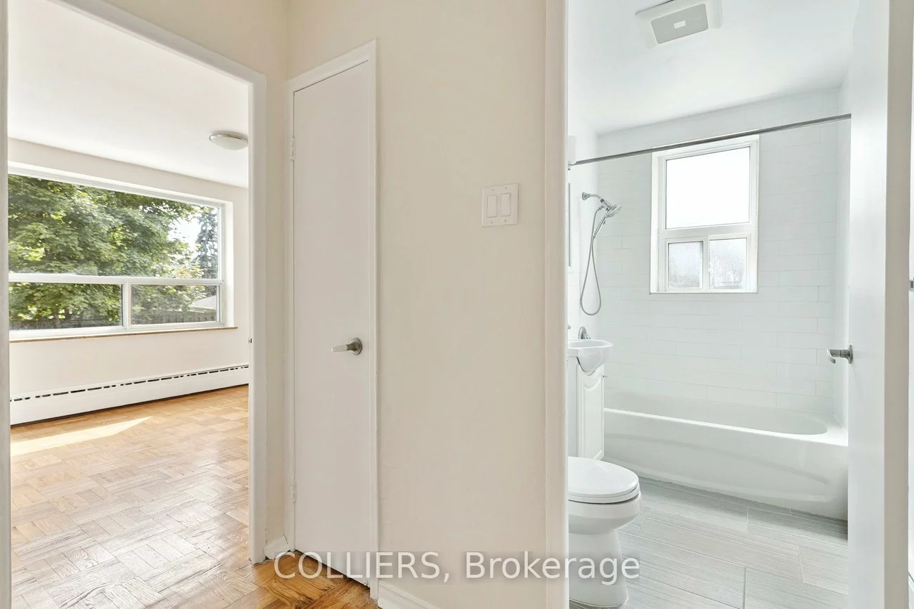 56, South Forster Park, 1002 - CO Central, Oakville