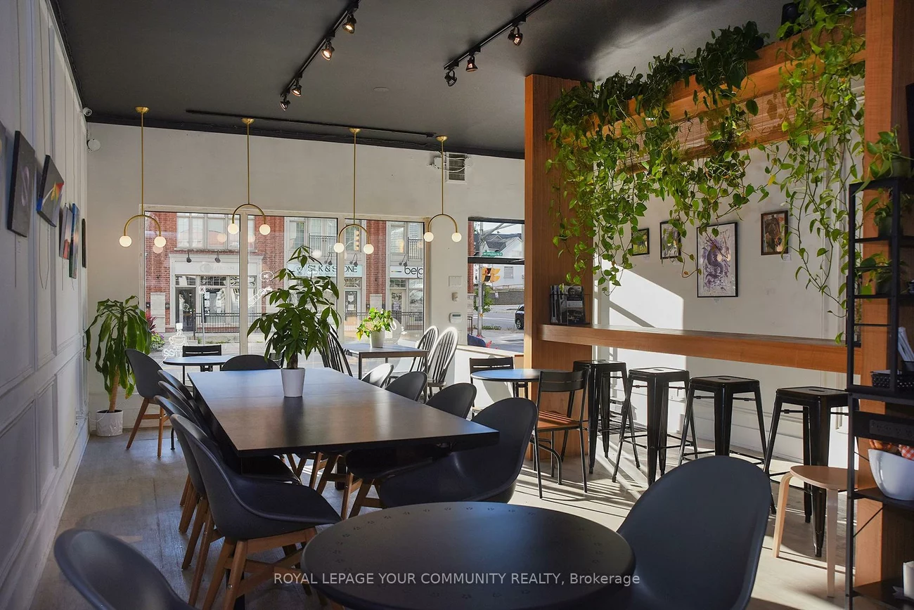 77, Lakeshore, 1002 - CO Central, Oakville