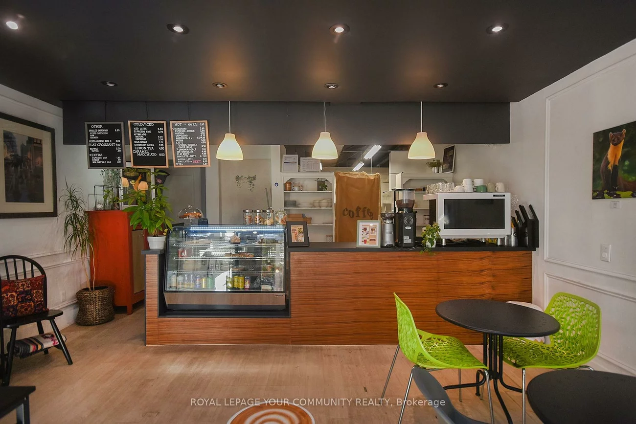 77, Lakeshore, 1002 - CO Central, Oakville