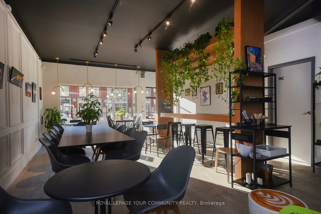 77, Lakeshore, 1002 - CO Central, Oakville