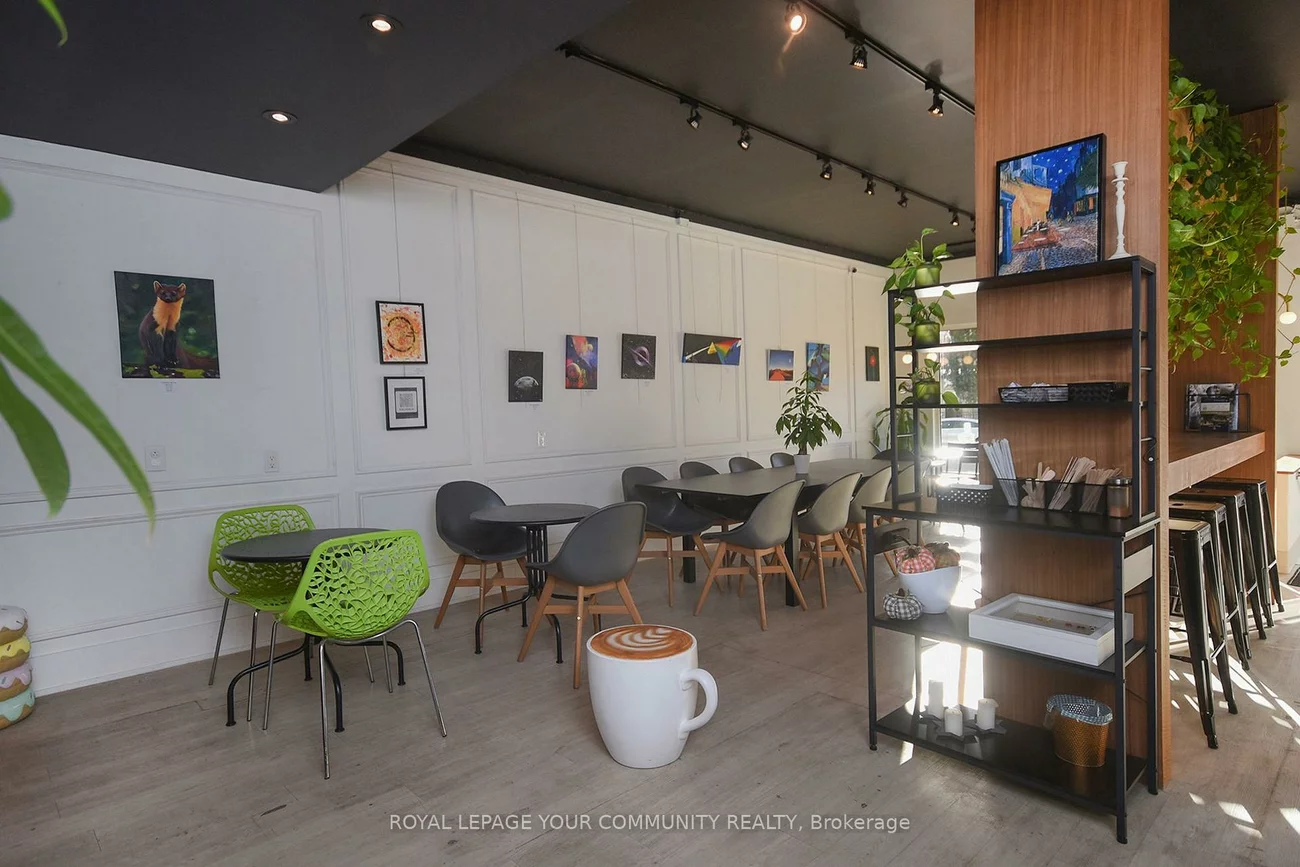 77, Lakeshore, 1002 - CO Central, Oakville