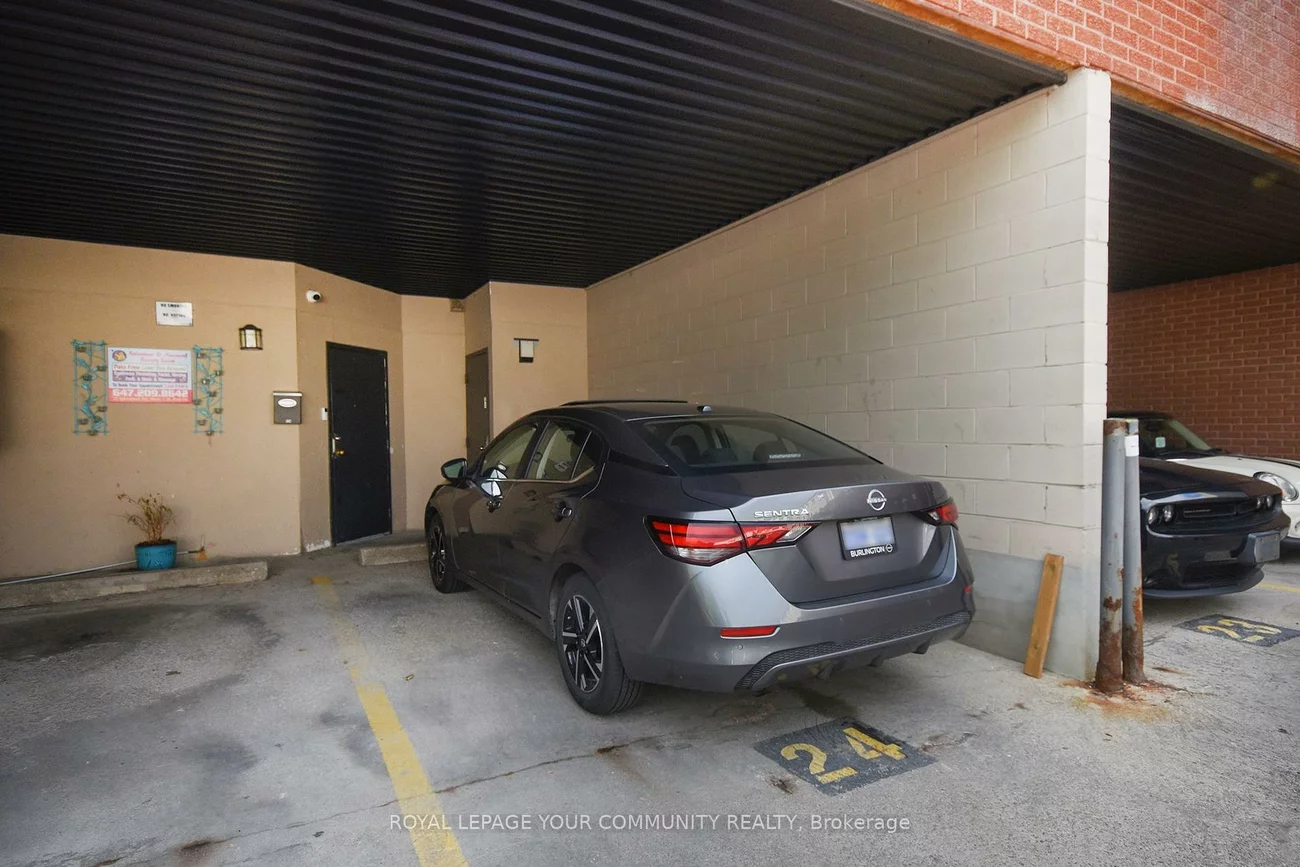 77, Lakeshore, 1002 - CO Central, Oakville